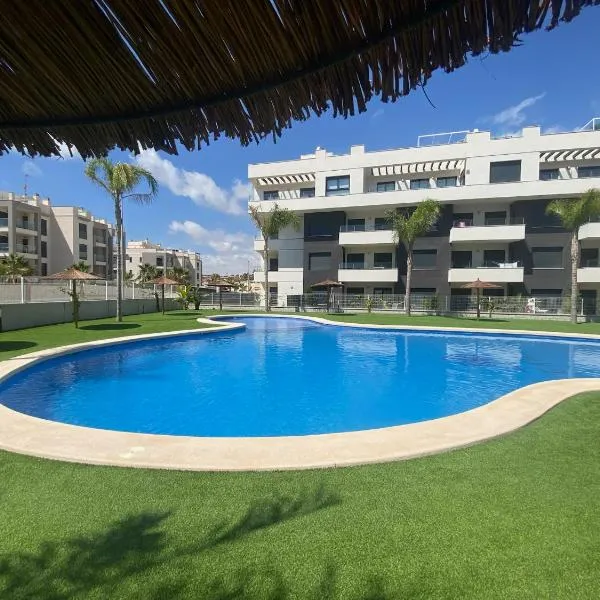 Luxury, sunny apartment in Villamartin with pool, Casa Buena Vista Golf, hotel in Villamartin