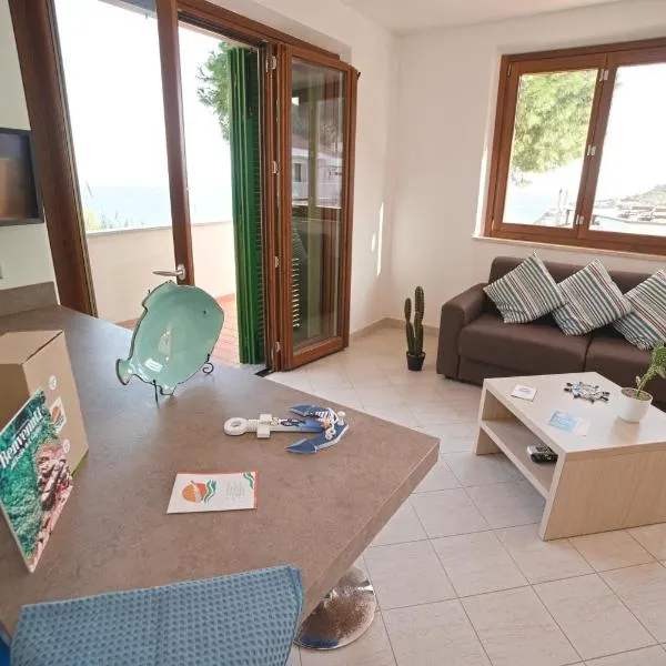 Villetta con vista mare e parcheggio, hotel v destinaci Giglio Porto
