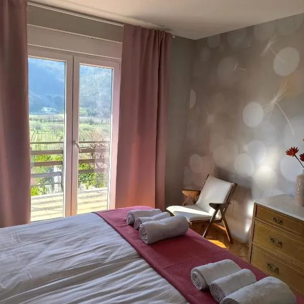 Apartma Sunside, hótel í Branik