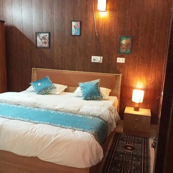 Cozy nook stay - Nearest stay from ram mandir 1 km, hotel v destinaci Ayodhya