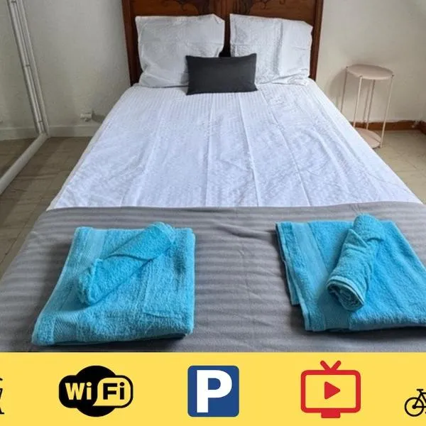 Studio Dorothée - Parking Privé, hotel in Précigné