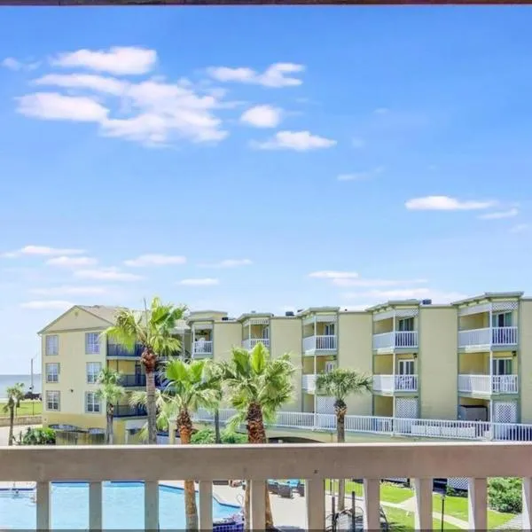 Ocean & Pool Views on seawall - Shoreline Stays 10, hotel in Galveston