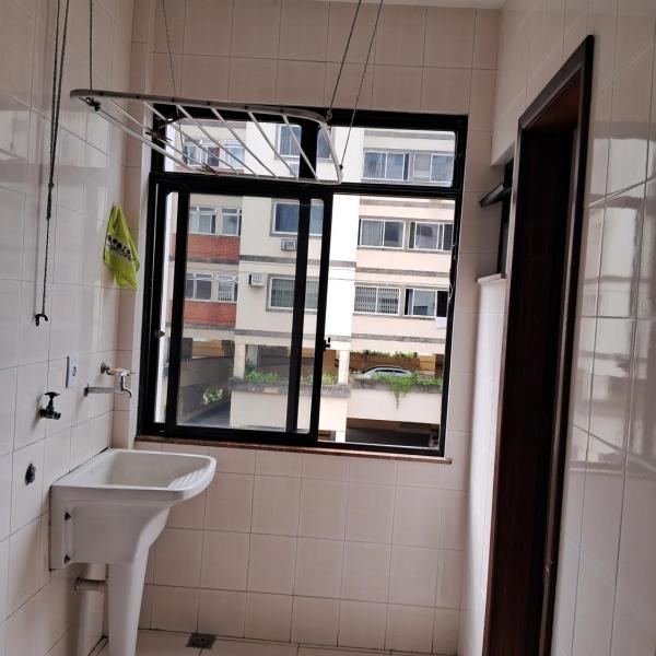 Confortável 2 quartos na PRAIA DO FORTE CABO FRIO com GARAGEM, sala com varandão e vista livre - Foto 3