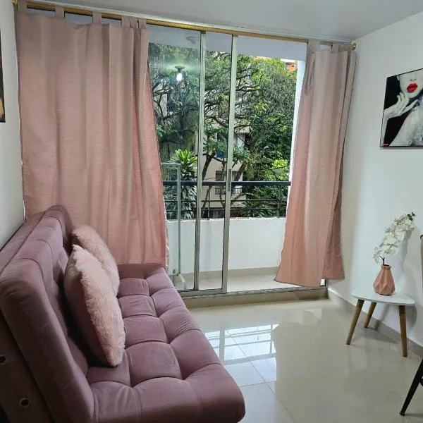 Cálido y moderno lugar Sabaneta, hotel in Sabaneta