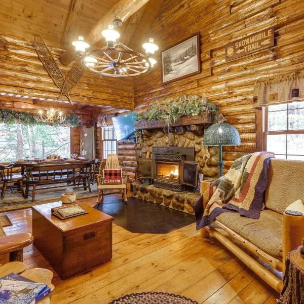 Lake and Beach Access at Lake Luzerne Cabin!, hotel em Lake Luzerne