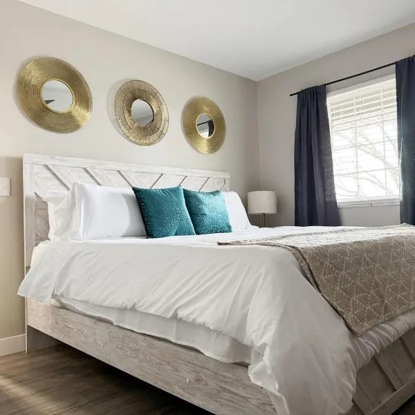 RiverStone Retreat - Newburgh IN Stylish Apartments, hotel v destinaci Newburgh