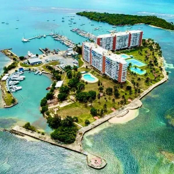 Private Island 1BR Condo with Ocean & Pool View plus WiFi and AC, hotel di Fajardo
