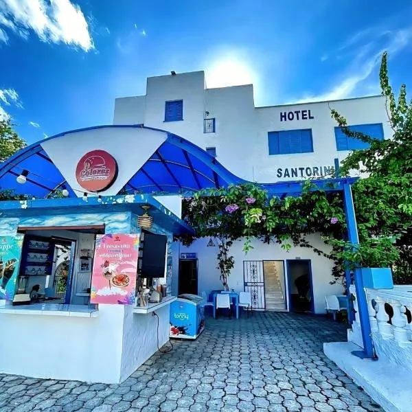 Hotel Santorini Aldea Doradal, hotel in Puerto Triunfo