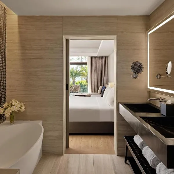 Crowne Plaza Fiji Nadi Bay Resort & Spa by IHG, Hotel in Nadi