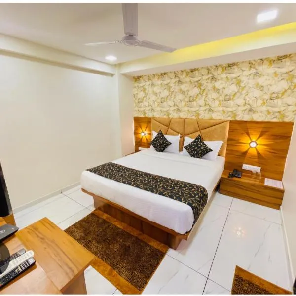 Residency's Royal Galaxy Palace, hotel v destinaci Manāli