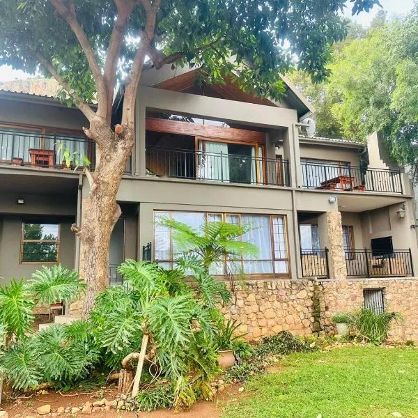 100 on Simon Bekker Kosmos, hotel v destinaci Hartbeespoort