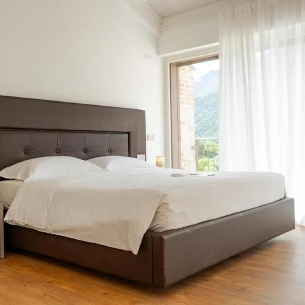 Villa Puri nella Valle dei Laghi, hotel in Fratta