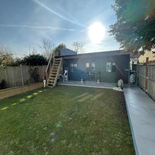Family cottage, hotel v destinaci Epsom