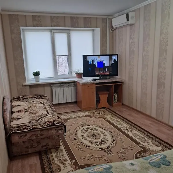 1 комн. квартира на Есет батыра, khách sạn ở Aqtöbe