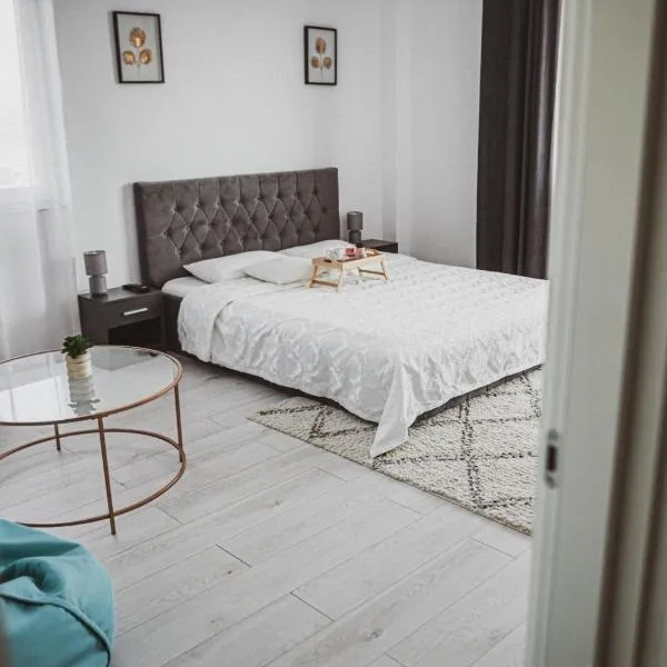 Lake View Apartment Iasi, hotel in Valea Lupului