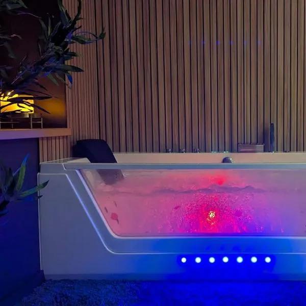 Le Cocon - Love & Spa, hotel u gradu Cébazat