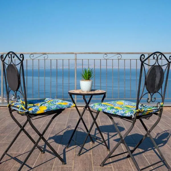 Il Casale Del Sole Montechiaro, hotel v destinaci Vico Equense
