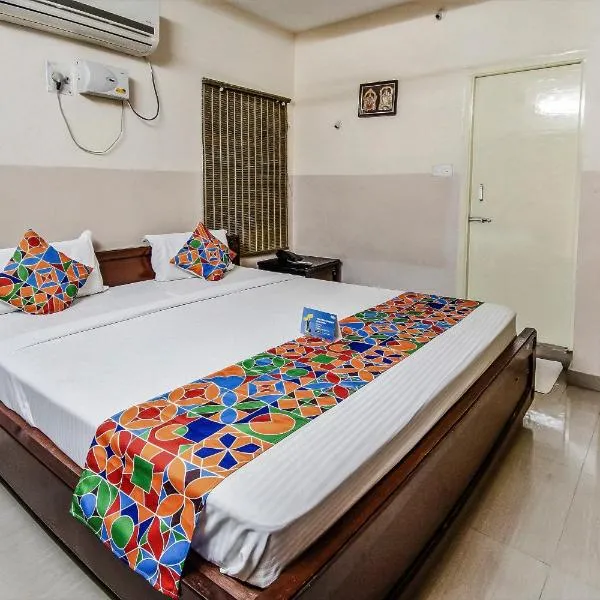 FabHotel Aditya Yatri Nivas - Nr Tirupati Railway Station, hotel v destinaci Tirupati