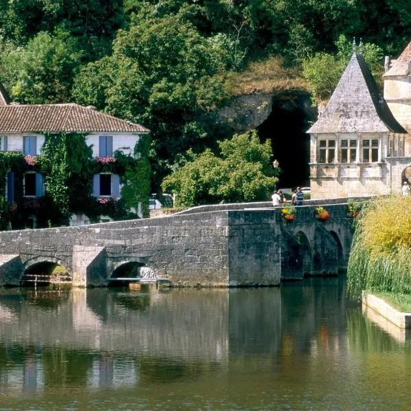 Location vacances dans le Périgord vert, hotel em Saint-Front-la-Rivière