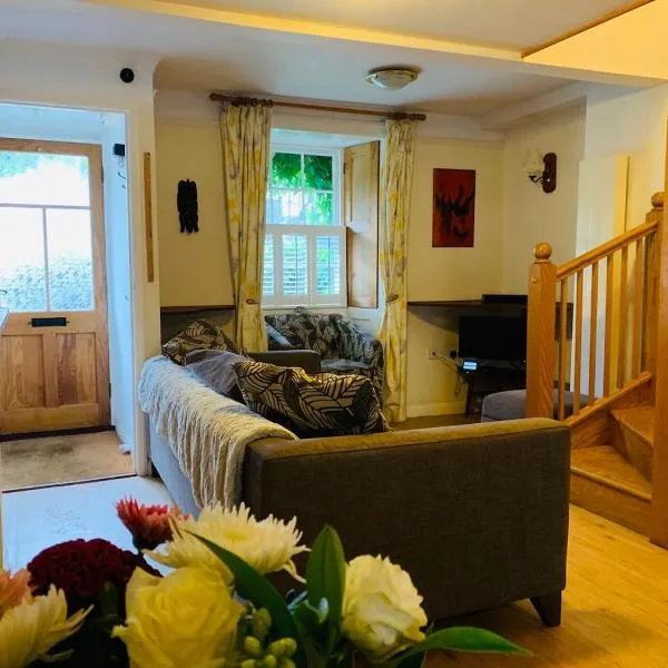 Maypole Cottages - No 12 Broad Street, hotel in Padstow