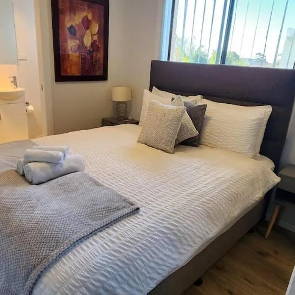 2BR Wollongong Home 10mins walk to Hospital & Train Station with Free Parking and Fast Wi-Fi, khách sạn ở Wollongong