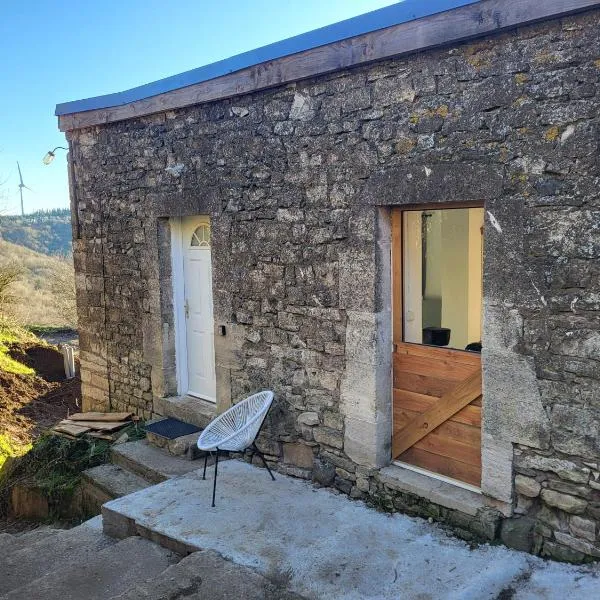 Gîte à la ferme "Lou Récantou"، فندق في Joncels