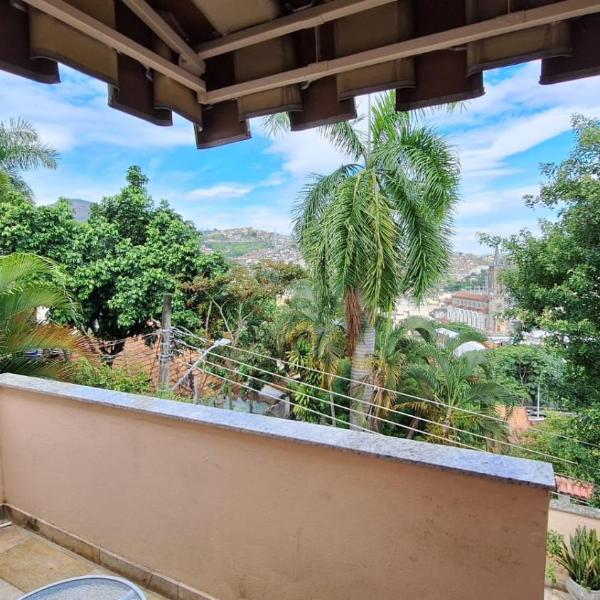 Casa vintage ampla com varanda em Santa Teresa - Foto 2