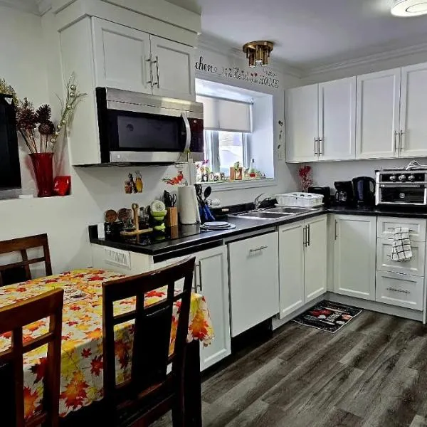 Flyaway Retreat 2 Bedroom Unit St John's NL, hotel a St. John's