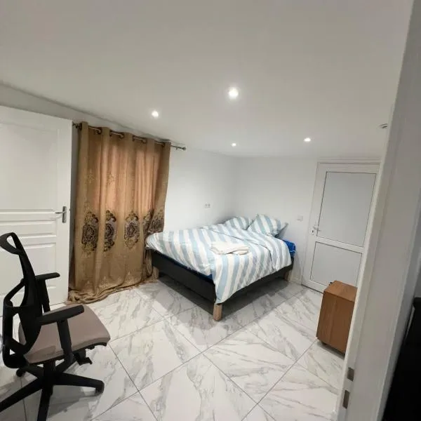 Chambre dans un appartement, хотел в Ormesson-sur-Marne