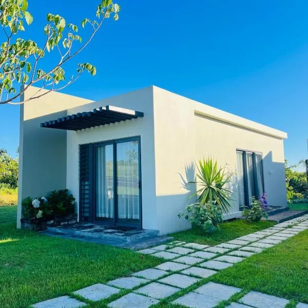 Private Secluded Cosy Studio in Avalon Golf Estate, hotel v destinaci Bois Chéri