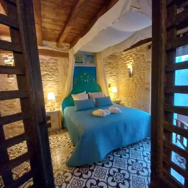 Aux quatre coins du monde, hotel em Champvoux