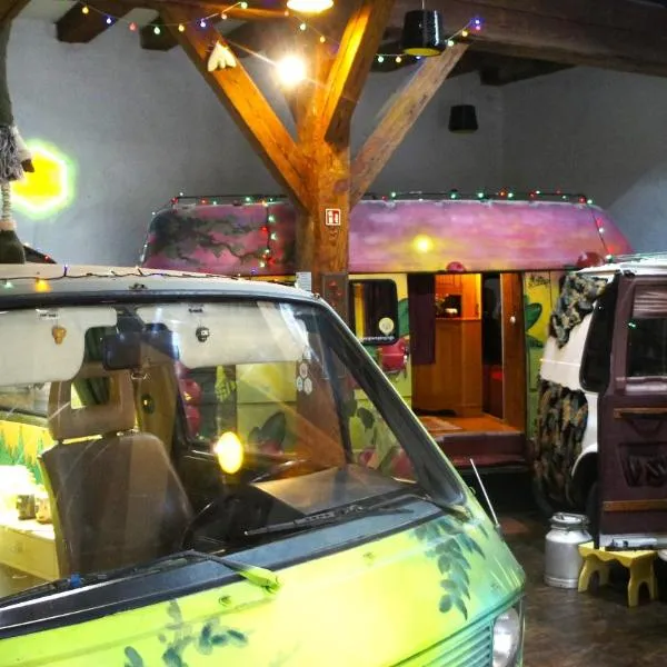 Urban Van Glamping Riga, hotel v Rize