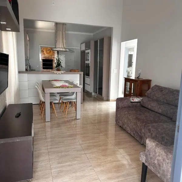 Casa em Toledo 1 suíte e 2 quartos confortável, hotel v destinaci Toledo