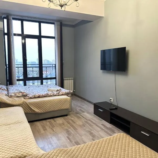 Kulikov apartment on Sydykova 156, hôtel à Bishkek