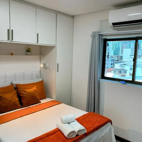 Flat Maria Apê um charme bem no Centro de JF- Ar Cond - Garagem WiFi, hotel v destinaci Juiz de Fora