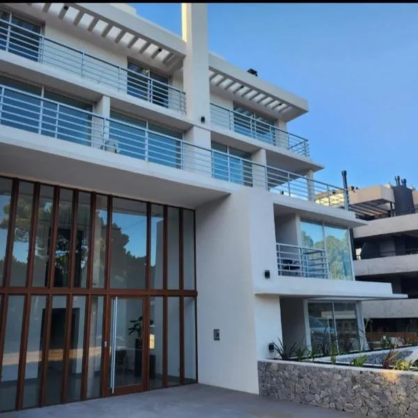 Zeus II Pinamar، فندق في بينامار