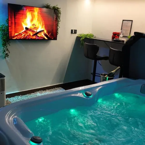 SPAYA JACUZZI centrum apartment - with home cinema & private parking, hotel v Košiciach