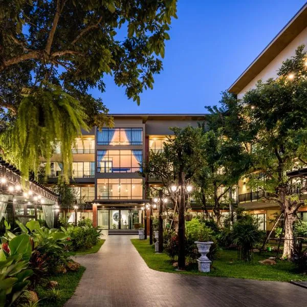 TREX Buriram Boutique Hotel, hotel in Buriram