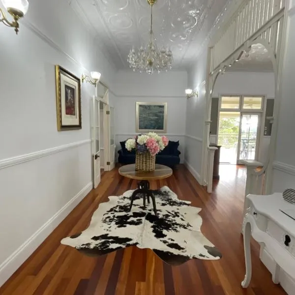 Emirau, hotel in Montville