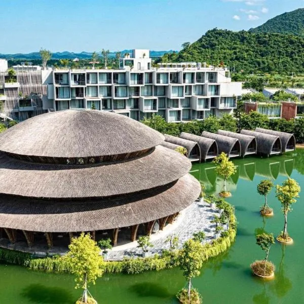 Wyndham Grand Ninh Binh Resort, hotel v destinaci Phủ Nho Quan