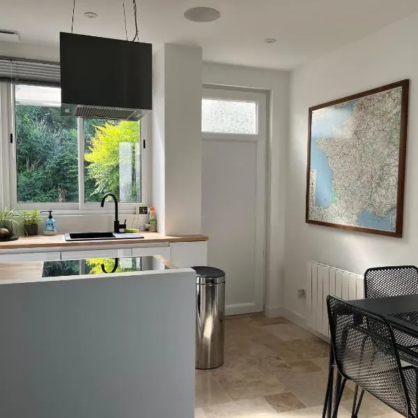 Loft avec terrasse et jardin, hotel in Angoulême