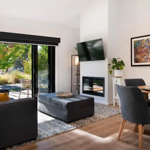 Cosy Edge- charming studio on edge of town, Hotel in Daylesford