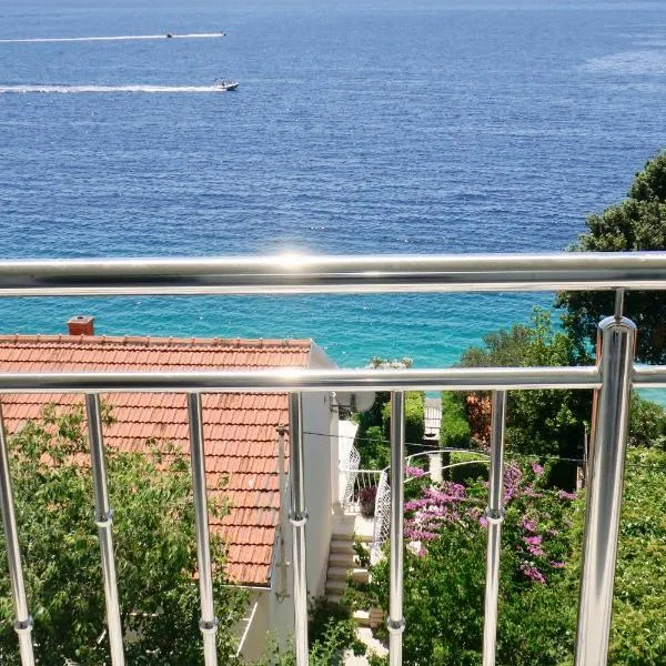 La Perla Adriatica apartments Trogir-Seget, hotel in Seget Vranjica