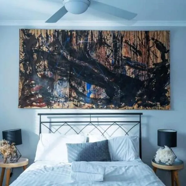 Contemporary 2BR apartment near Kingston - Hosted by Canstay、Kingston のホテル