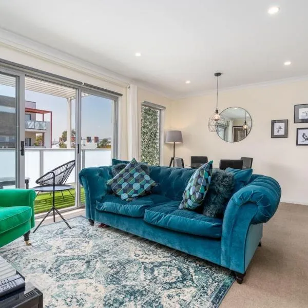 Cosy 2BR Close to Light Rail - Hosted by Canstay, hotel a Harrison