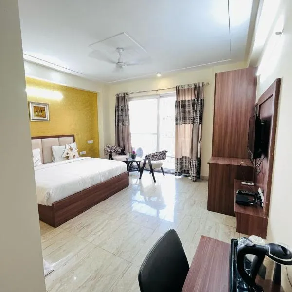 Hotel The Luxe 18 - Golf Course Road, hotell sihtkohas Gurugram