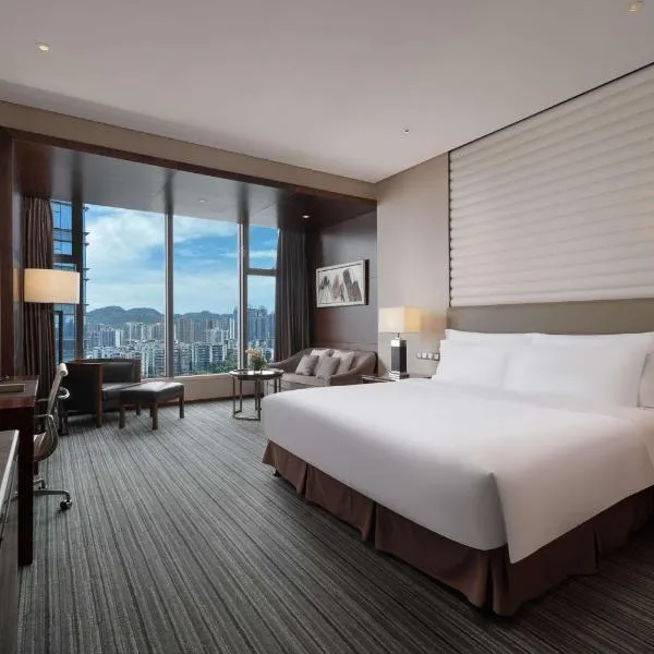 Radisson Blu Plaza Chongqing - Free 2 bottle of local beer per room During Stay, hotel v destinaci Čchung-čching