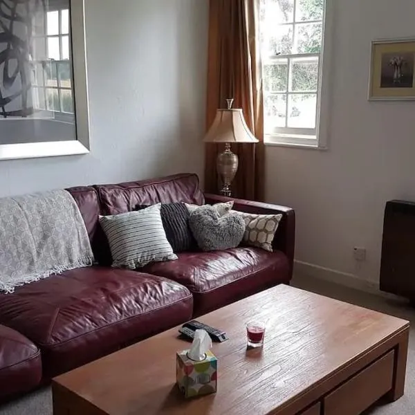 Listed lodge building overlooking Himley Park, hotel v destinaci Himley