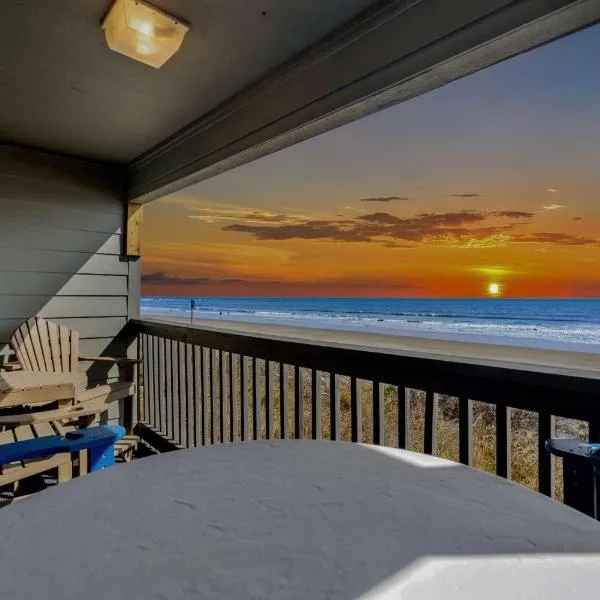 Sea Cabin 118 - Oceanfront，位于默特尔比奇的酒店