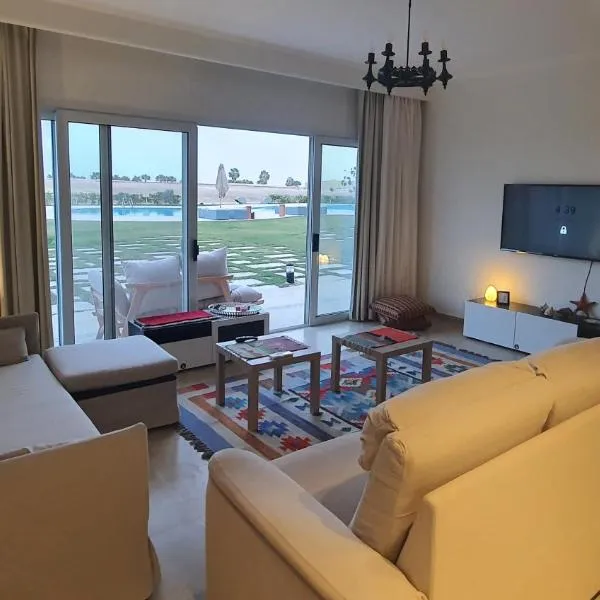 Soma Bay Ambiance - Relaxed Apartment - Next to The Breakers, hotel in Hurghada